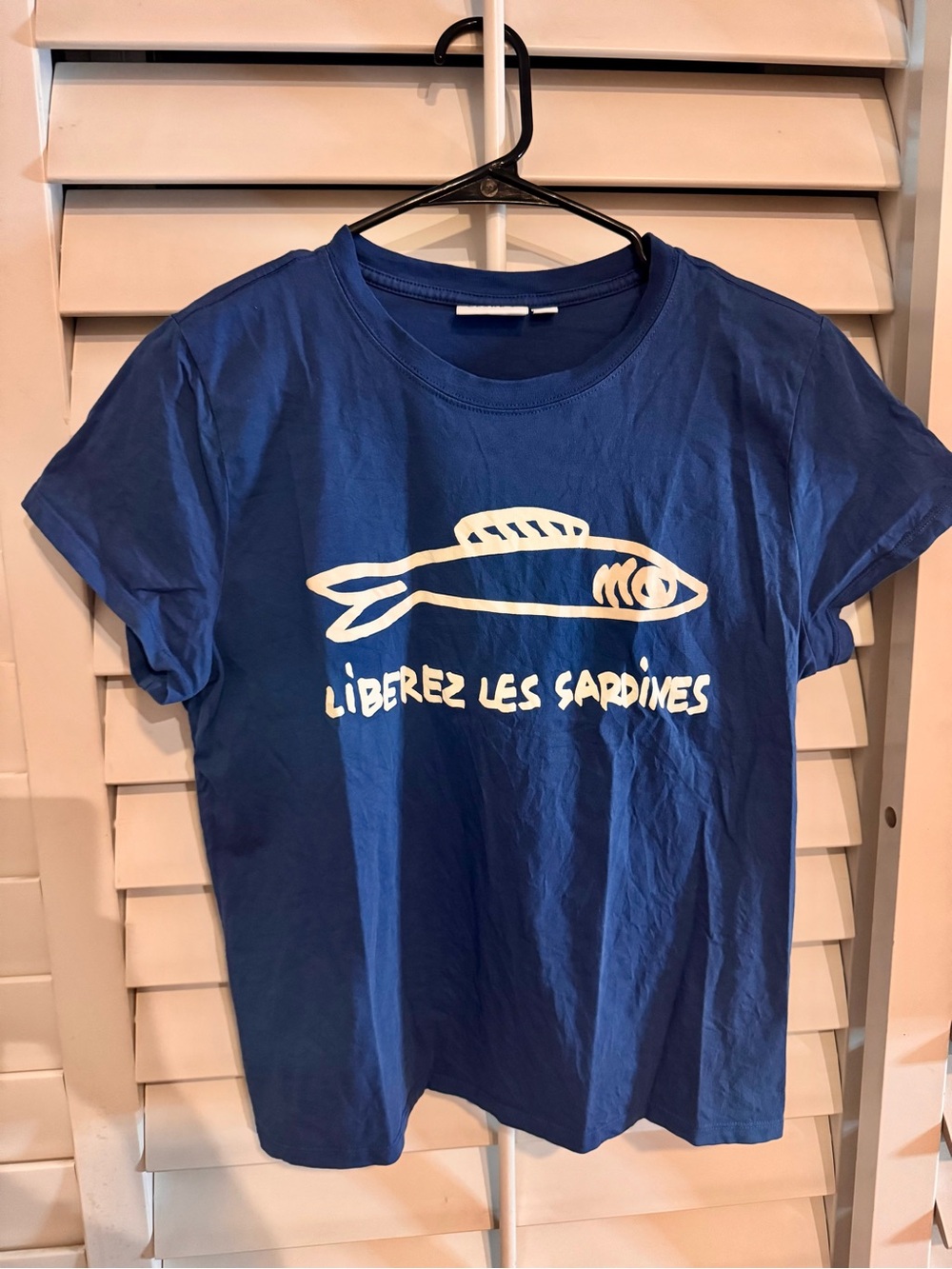 ClareV. Liberez Les Sardines Blue Graphic T-Shirt